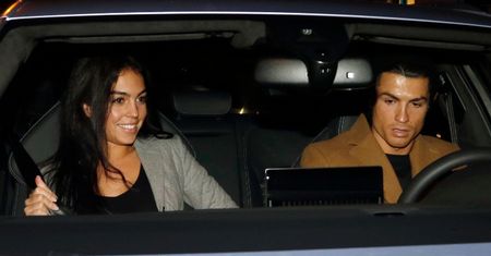 Georgina Rodriguez pokazała samochody Cristiano Ronaldo! Tylko jeden jest wart... 45 MILIONÓW ZŁOTYCH
