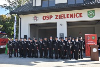 Zielenice: Druhowie z Zielenic po 100 latach doczekali się własnej remizy