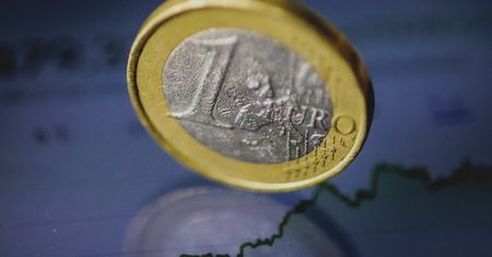 Kluczowa granica kursu euro przekroczona drugi dzień z rzędu. Tak nie było od lat