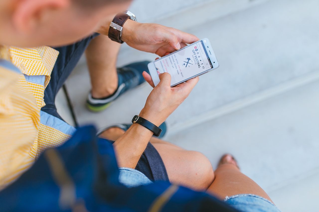 Reklamowe „SMS-y” nowej generacji trafią na smartfony – no chyba że mamy iPhone'a