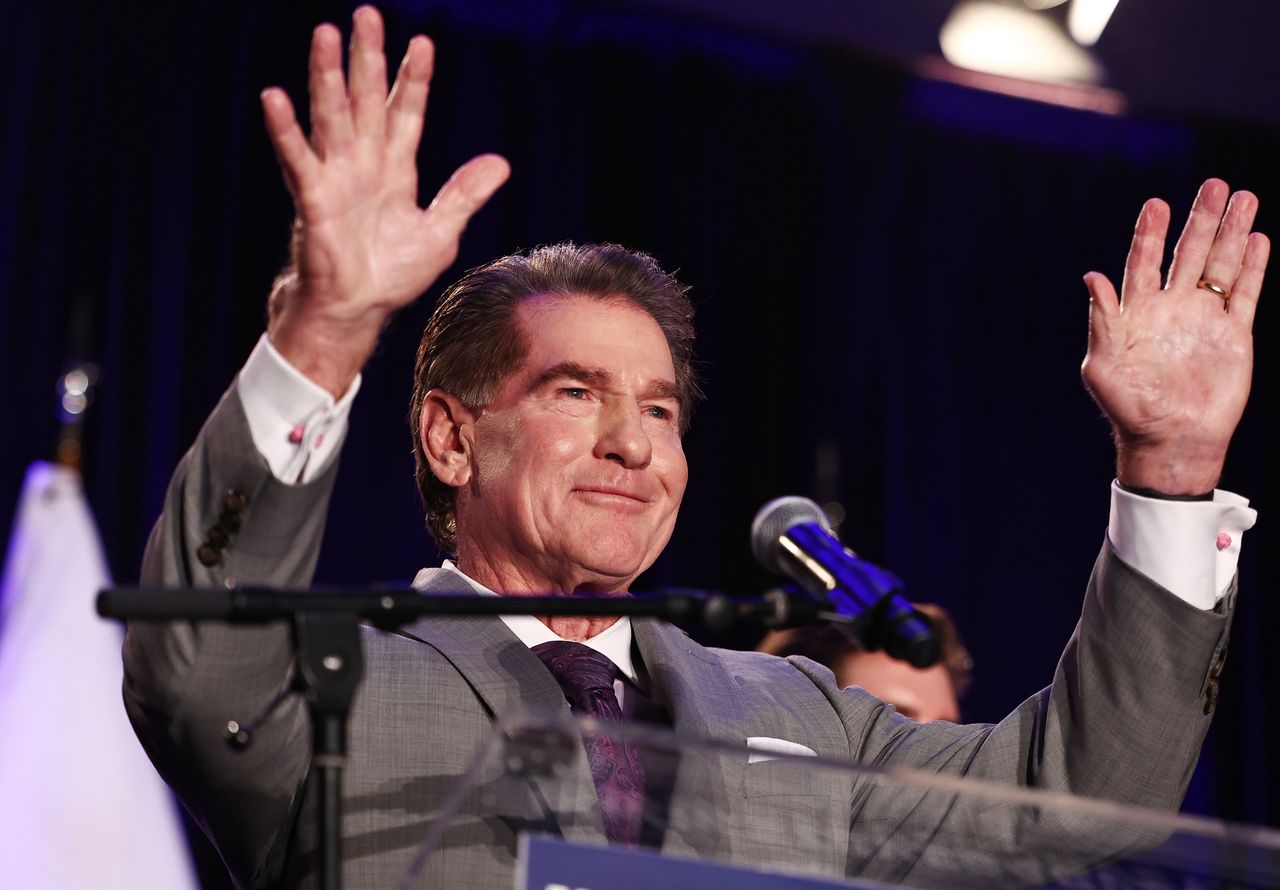 PALM DESERT, CALIFORNIA - MARCH 05: Republican Senate candidate Steve Garvey, a former Los Angeles Dodgers baseball player, waves to supporters at his election night watch party on March 5, 2024 in Palm Desert, California. Garvey and Democratic Senate candidate U.S. Rep. Adam Schiff (D-CA) are projected to win the ‘jungle primary’ for a California U.S. Senate seat. Democrats and Republicans are voting in 15 states on Super Tuesday. (Photo by Mario Tama/Getty Images)