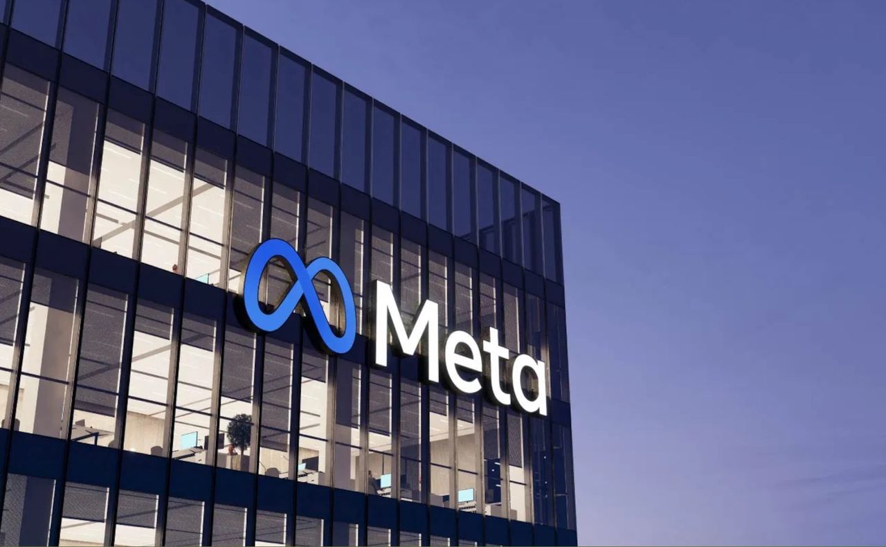 Logo Meta na budynku