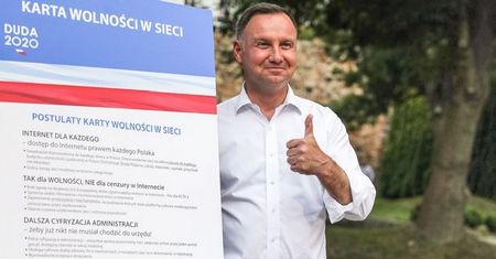 Karta Wolności w Sieci: światłowód w każdym domu i sprzeciw wobec ACTA 2. Prezydent ogłosił kolejną obietnicę