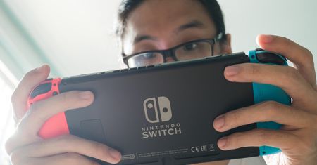 Prezerwatywy i tamburyno zamiast Nintendo Switch: Amazon kompletnie się pogubił