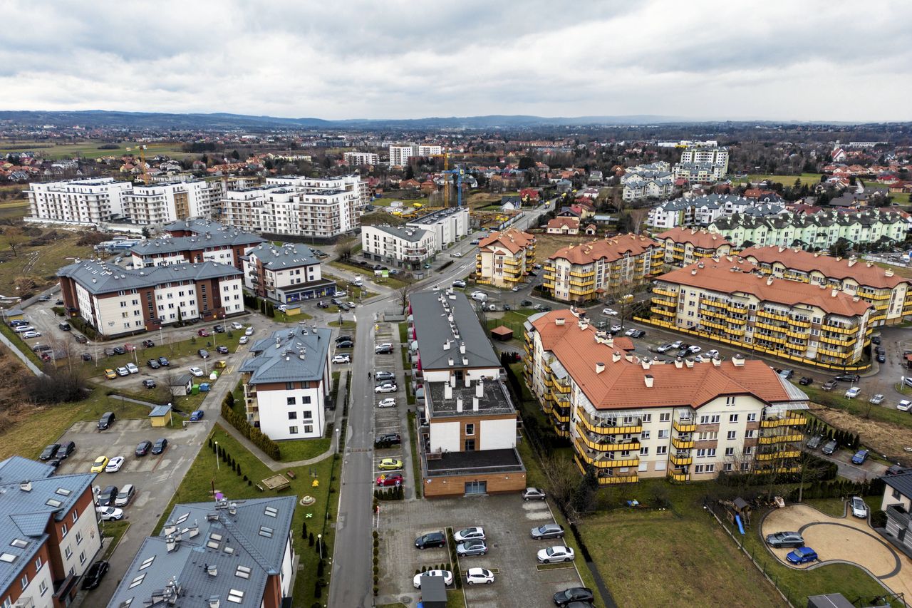 50 proc. młodych Polaków mieszka z rodzicami. To pokazuje ogromny problem