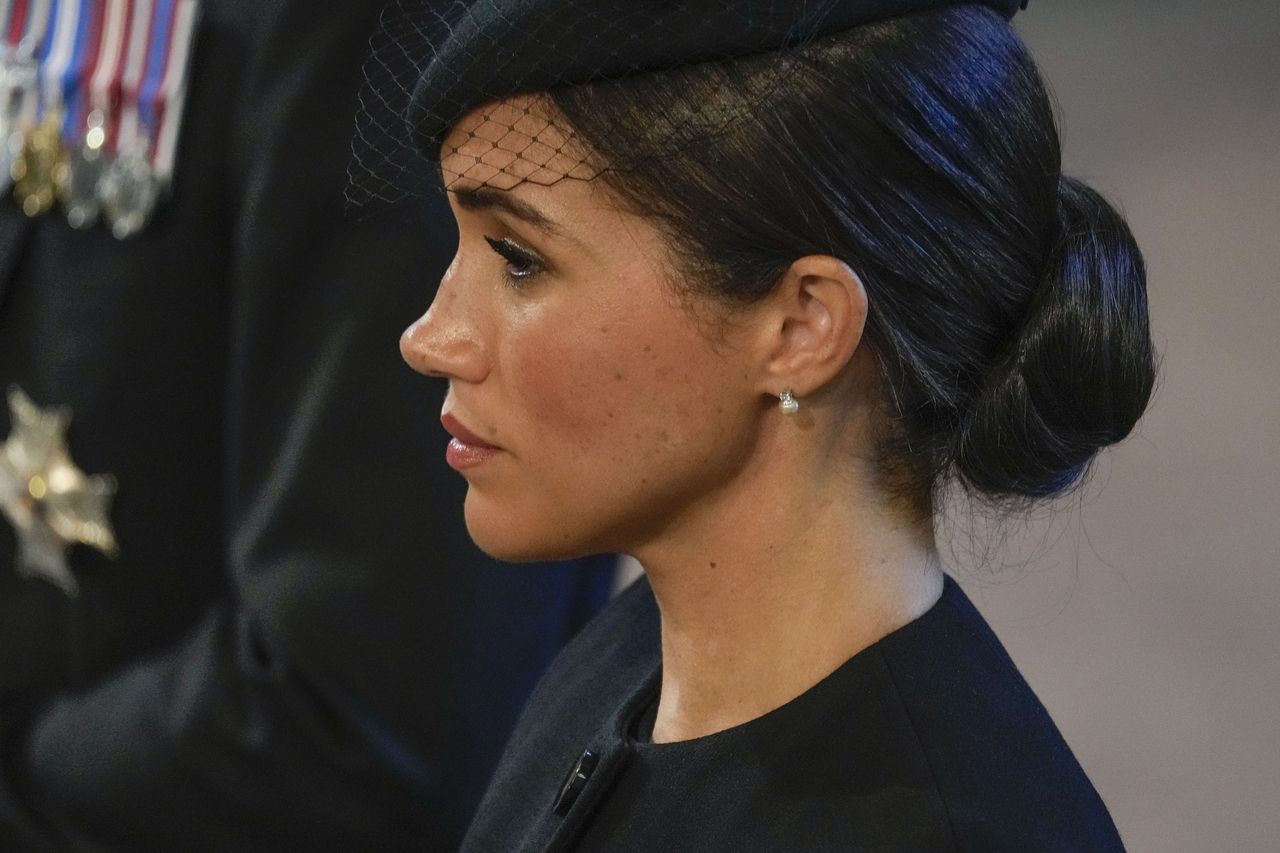 Meghan Markle żegnała Elżbietę II w wyjątkowych kolczykach. Jednak to nie ich znaczenie jest tym razem tak ważne