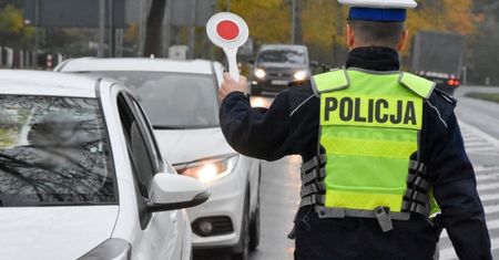 Wielka rekrutacja do służb. Brakuje tysiąca osób. Oto zarobki