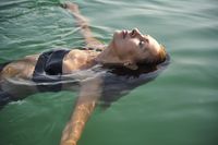 Mature woman floating in a lake with closed eyes
Westend61
best ager, downshifting, excursion, floating, leisure, pleasure, recreation, woman
