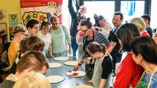 Bydgoszcz: Podopieczni Dziecięcego Graffiti uczestniczyli w warsztatach kulinarnych. Przyrządzali pizzę i świetnie się bawili. Zobaczcie zdjęcia