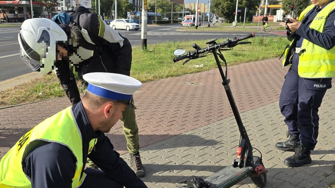 Kontrola elektrycznej hulajnogi - zdjęcie ilustracyjne
