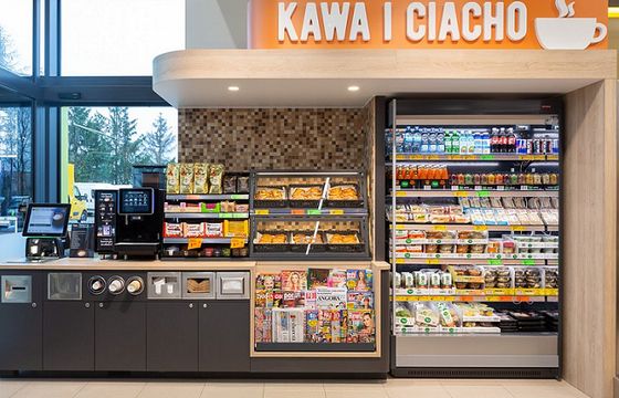 W nowym sklepie Biedronka kasy samoobsługowe, wi-fi dla klientów i kącik kawowy