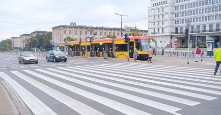 Koronawirus w Polsce. Warszawa może być w czerwonej strefie. Co to oznacza?