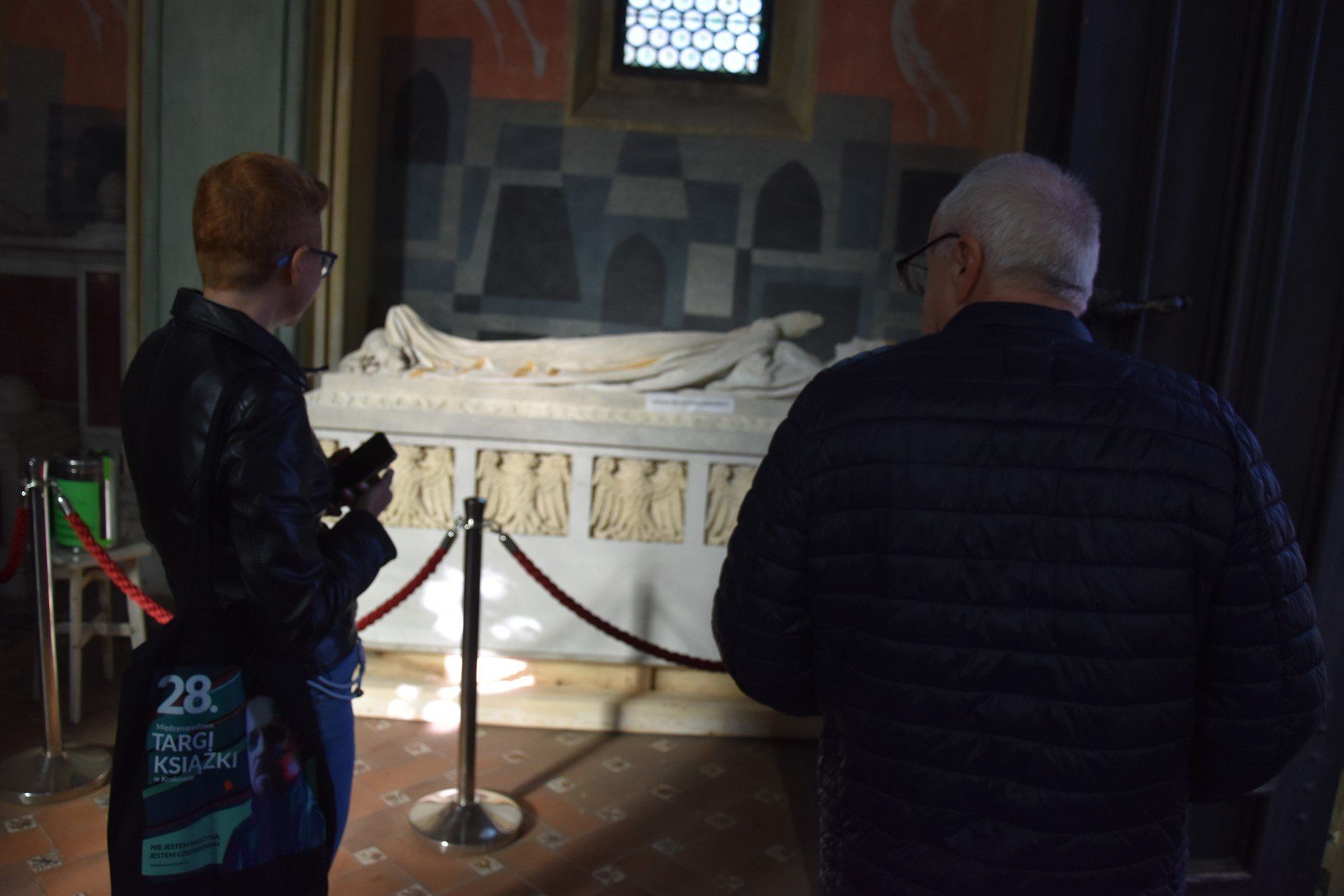 Model sarkofagu wawelskiego królowej Jadwigi można zobaczyć z bliska w kaplicy cmentarnej książąt Sanguszków