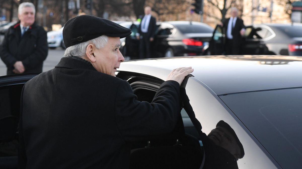 Jarosław Kaczyński wybrał się do kościoła limuzyną (zdj. ilustracyjne)