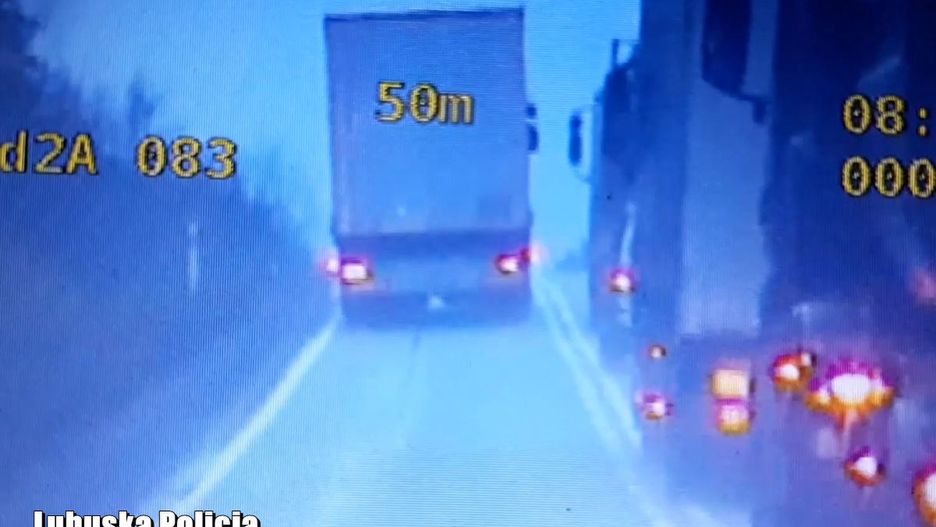 Ten manewr mógł skończyć tragedią. Kierowcy tira grozi nawet 30 tys. zł kary 