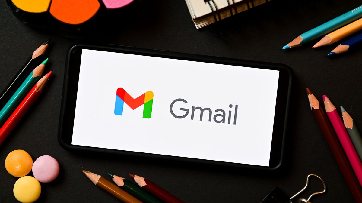 POLAND - 2022/12/17: In this photo illustration a Google Gmail logo seen displayed on a smartphone. (Photo Illustration by Mateusz Slodkowski/SOPA Images/LightRocket via Getty Images)