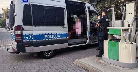 Leżała głodna w parku. 9-latka z Krakowa odnaleziona