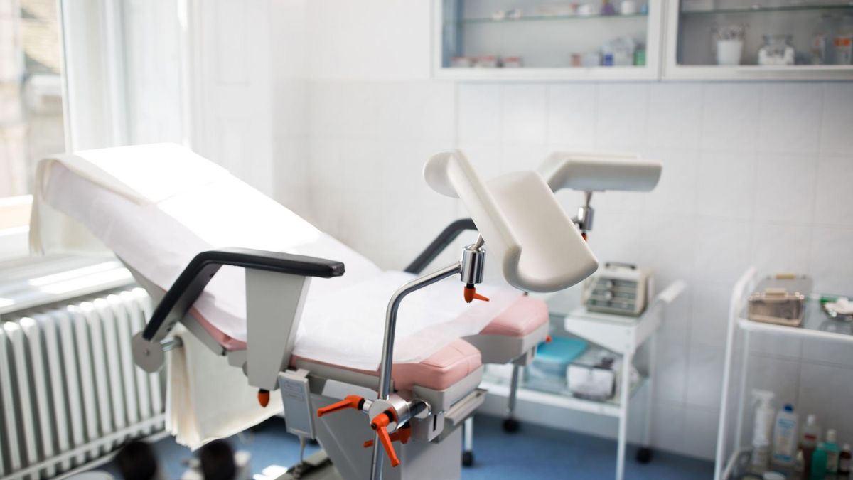 Żółta wydzielina z pochwy może świadczyć o zakażeniu rzęsistkiem pochwowym albo o stanie zapalnym