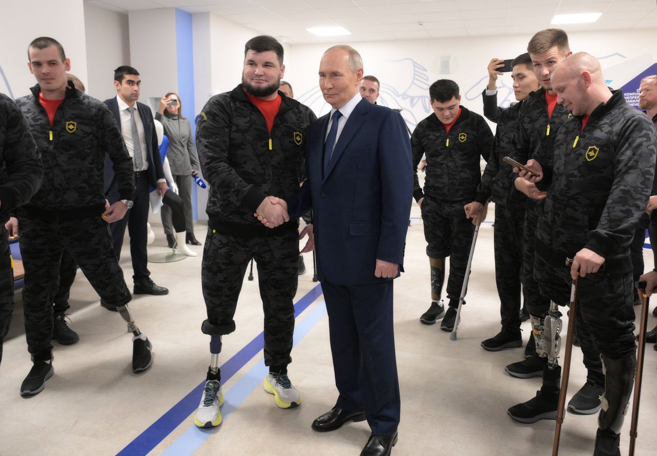 Putin's contentious remarks stir tension at veterans' meeting