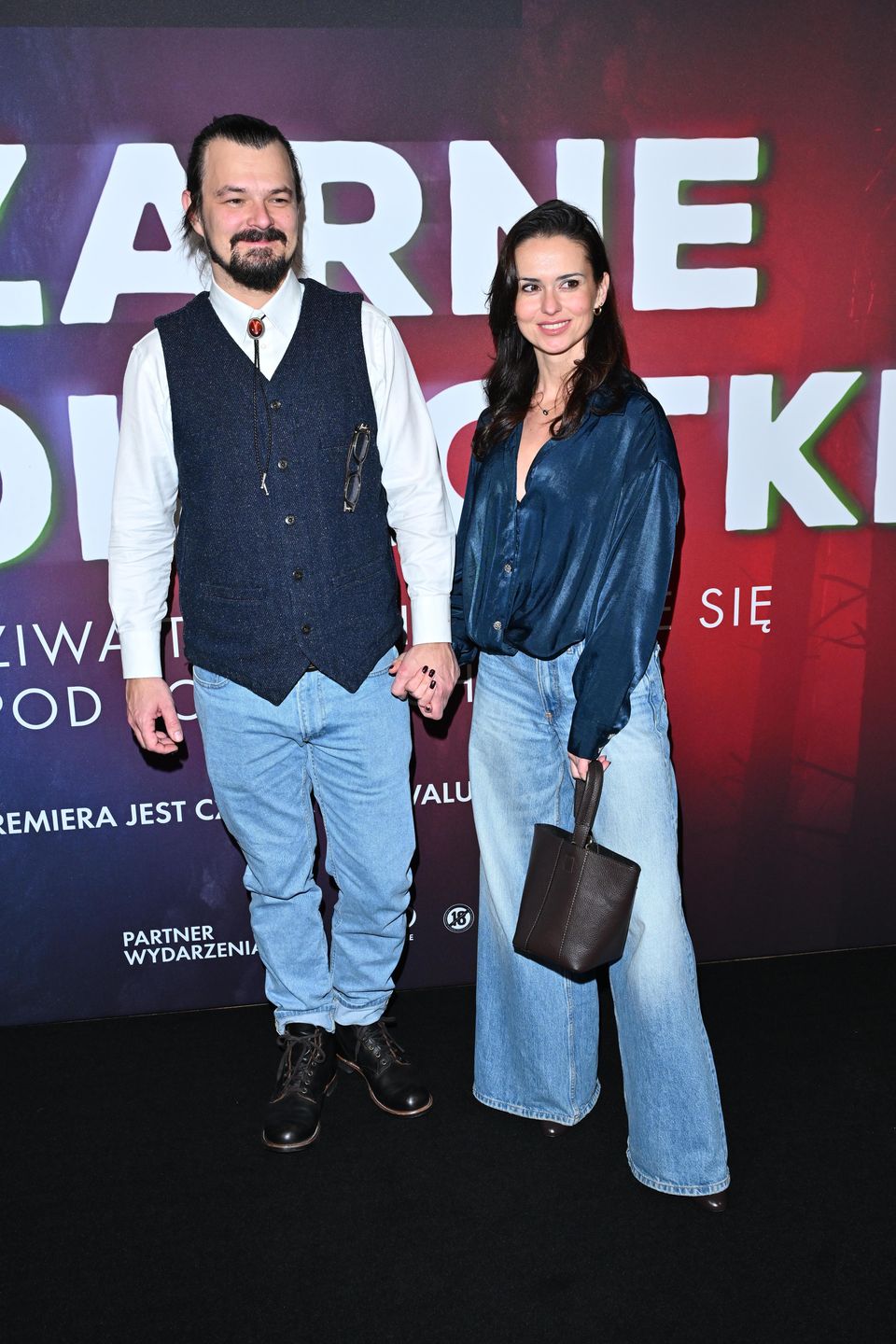Dawid Ogrodnik z żoną na premierze serialu