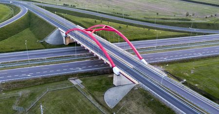 Autostrada świeci pustkami. Tą trasą prawie nikt nie jeździ