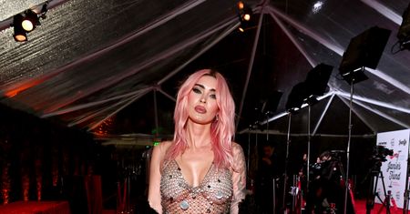 Skóra, kolce i połysk. Megan Fox w "ostrej" stylizacji