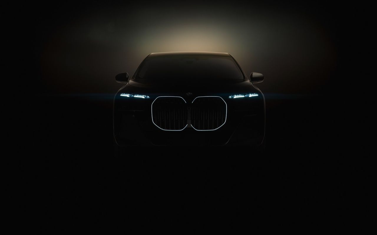 Znamy datę debiutu BMW Serii 7. W planach podświetlany grill i mocna wersja na prąd