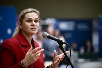 Nowacka wskazuje na ten region. "Będziemy potrzebować dziesiątek tys. ludzi do pracy"