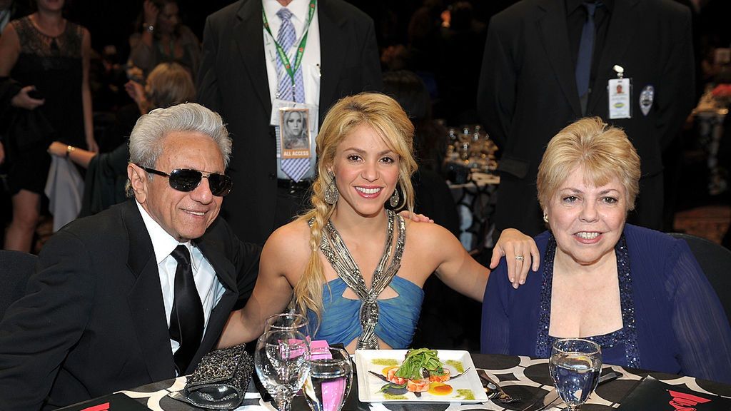 Dramat Shakiry. Jej mama trafiła do szpitala. Na zdjęciu Shakira z rodzicami w 2011 roku