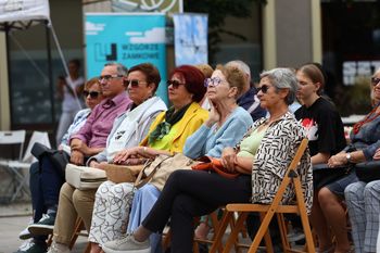 Kielce: Debata o samotności podczas Festiwalu Herlinga-Grudzińskiego. Maria Rotkiel i Joanna Szczepkowska na Placu Artystów