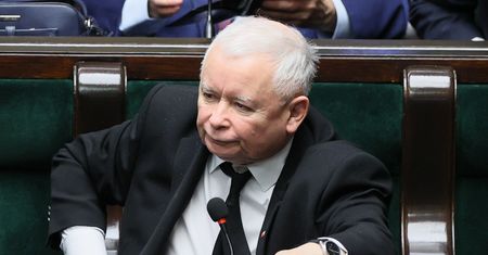 Kobiety "dają w szyję" tak, jak mężczyźni? Dane z paragonów przeczą tezie Kaczyńskiego