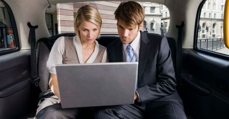 Zamożni absolwenci, czyli po jakich studiach zarobimy najwięcej?