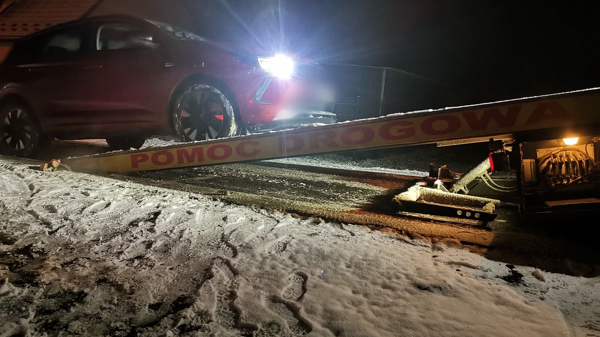 Auto trafiło na lawetę