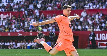 Kozłowski i Grosicki z bramką. Lewandowski nie wykorzystał okazji