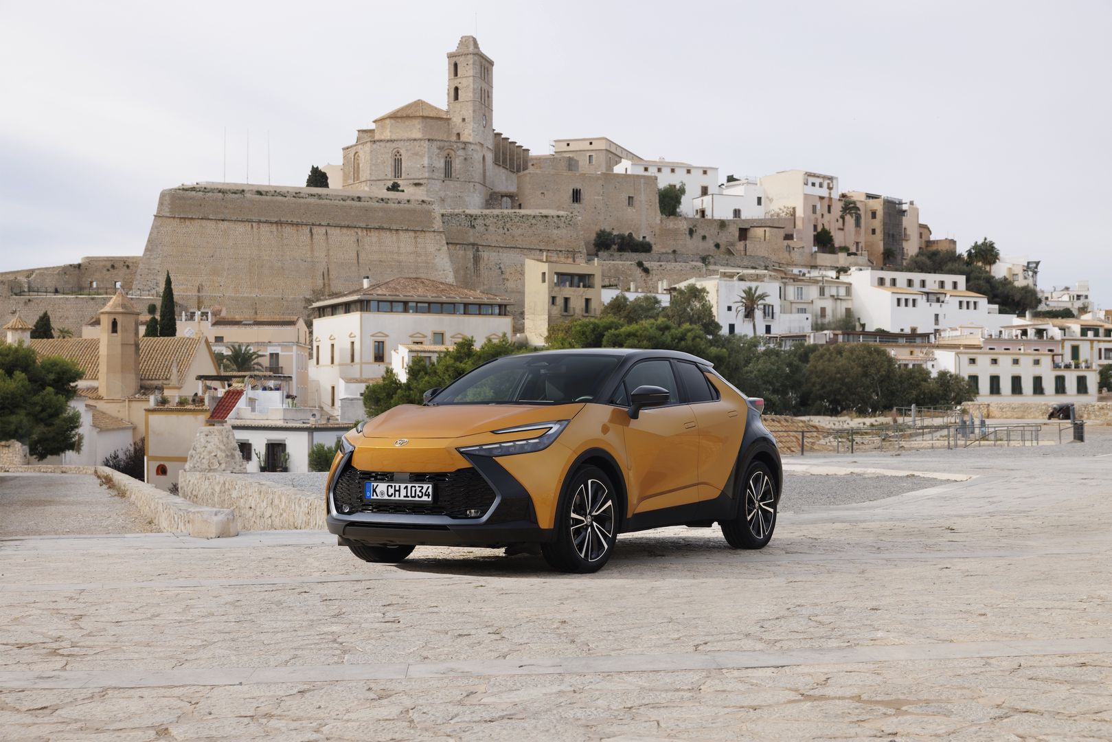Toyota C-HR (2024)