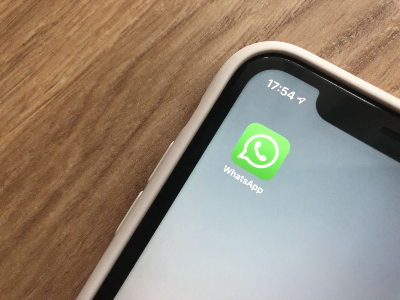 WhatsApp pozwala się ukryć. Kontakty nie sprawdzą kiedy byliśmy online