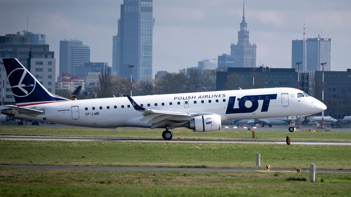 LOT korzysta z samolotów Embraera nieprzerwanie od 2004 r. 