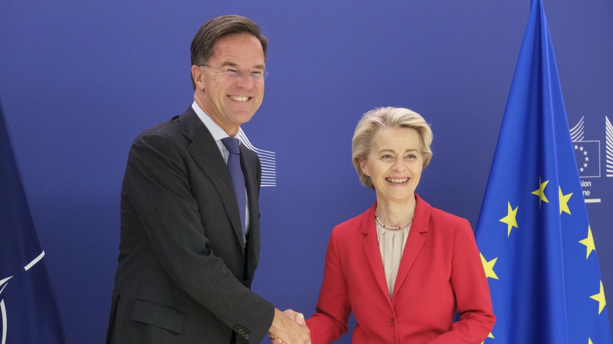 Na poniedziałkowym szczycie w Paryżu będą też szefowie KE i NATO