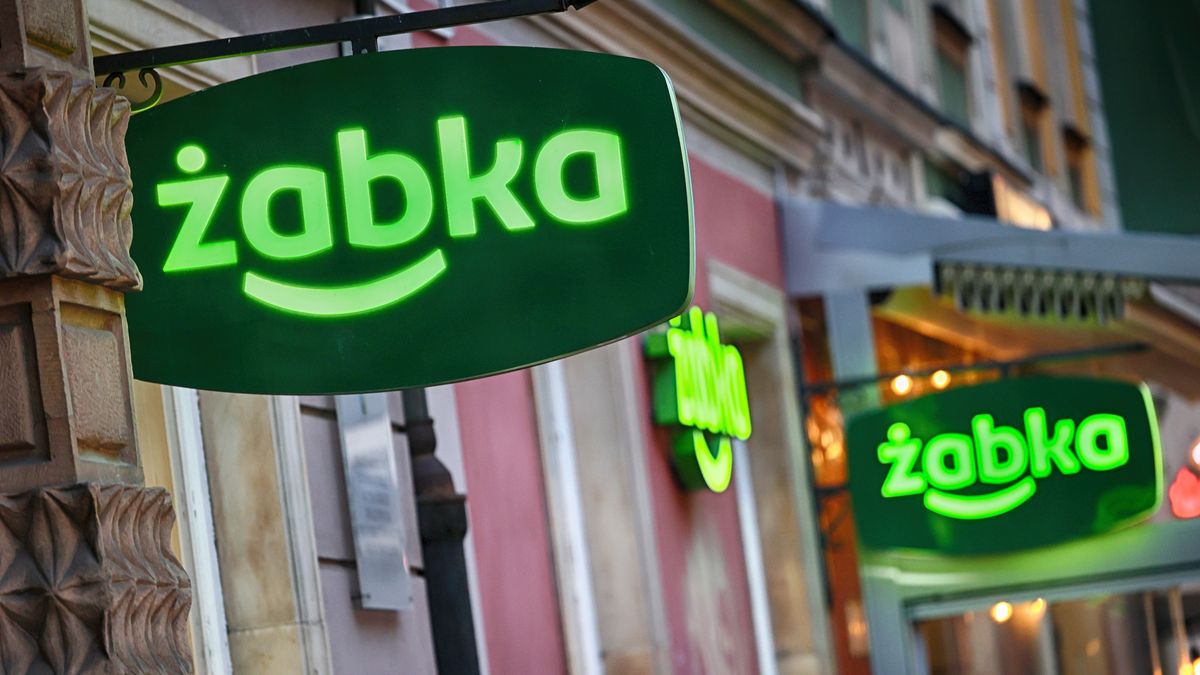 DAREK11
żabka, baner, reklama, duży, sklep, sieciówka, wystawa sklepowa, market, polska, sprzedaż, inflacja, makaron, zakupy, koszyk, firma, finanse, biznes, dyskont, akcyjna, nocny, owoce, warzywa, europa, cena, spożywczy, zaopatrzenie, kasa, towary, papier toaletowy, praca, zatrudnienie, pracownik, kasjerka, na zakupy, niedziela handlowa, lidl, niemcy, euro, sprzedane, oznaczenie, dworzec