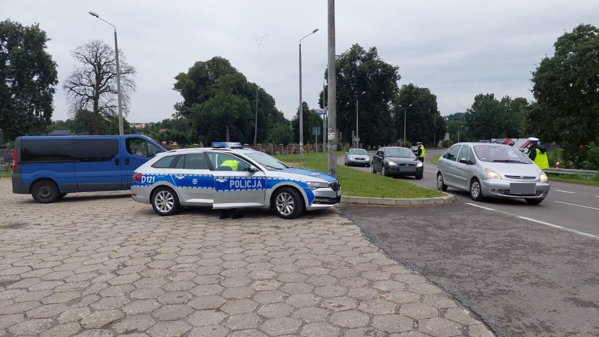 Kontrola trzeźwości kierowców na ul. Lubelskiej w Bychawie