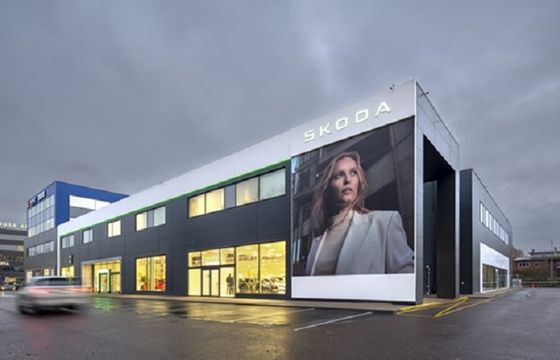 Škoda wdraża nową identyfikację wizualną w salonach dealerskich