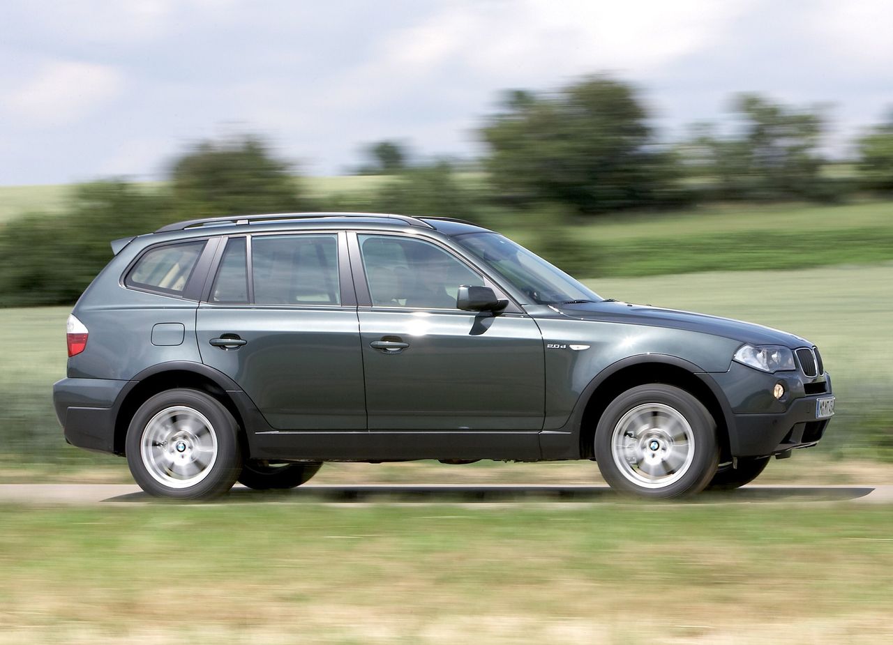 Używane BMW X3 (E83) to niezły SUV za nieduże pieniądze. Sprawdź na co trzeba uważać