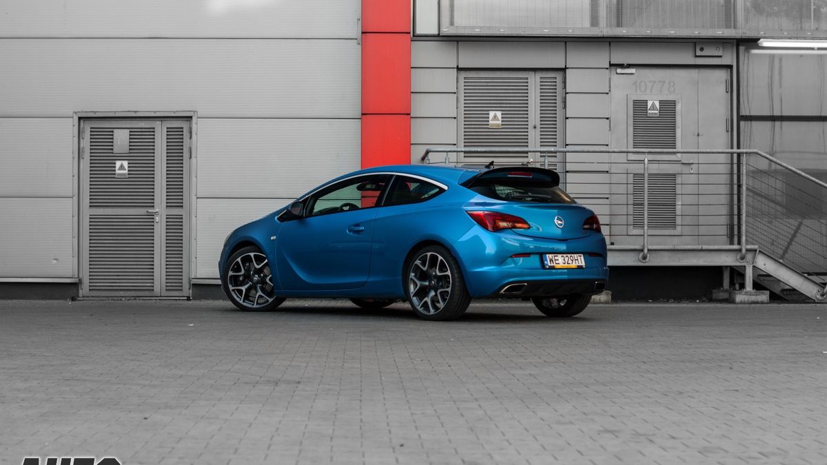 Nowy Opel Astra OPC GTC (2014) - test [galeria] 1