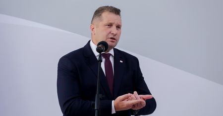 Nauczyciele pilnie poszukiwani. Wysyp ofert na rynku. Szef MEiN: to normalne ruchy kadrowe