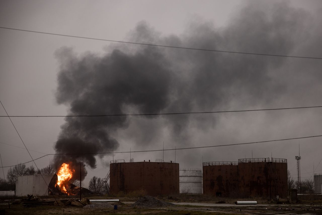 Strikes on refineries and fuel depots are aimed at weakening Russia's potential (illustrative photo).