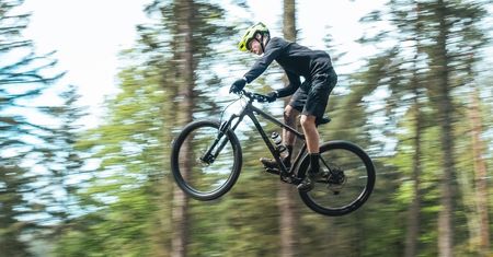 Wszechstronny rower górski? Postaw na sprzęt do cross country