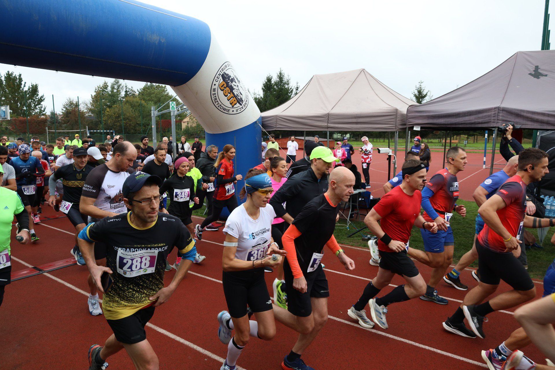 Zawodnicy rywalizowali na dystansach 10 i 5 kilometrów, a imprezę wsparły znane postacie sportu.