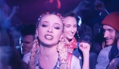 Natalia Nykiel śpiewa z Tomaszem Kotem w reklamach darmowych rozmów i SMS-ów w T-Mobile na kartę (wideo)