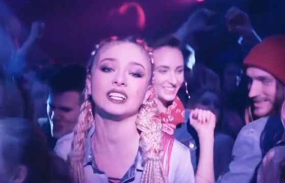 Natalia Nykiel śpiewa z Tomaszem Kotem w reklamach darmowych rozmów i SMS-ów w T-Mobile na kartę (wideo)