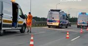 S2: Pijany kierowca Audi uderzył w barierki na trasie. Mężczyzna nie posiadał uprawnień, miał 2,8 promila. Pasażerka trafiła do szpitala